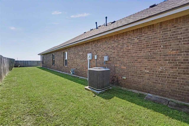 2408 SW 54th St, Lawton, OK 73505