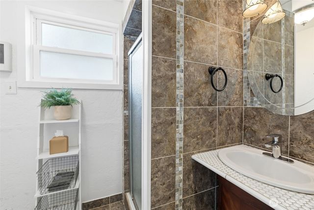 710 S Lawrence Street, Tacoma, WA 98405