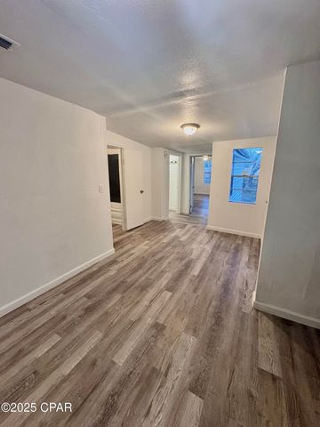 1012 Washington Avenue, Graceville, FL 32440