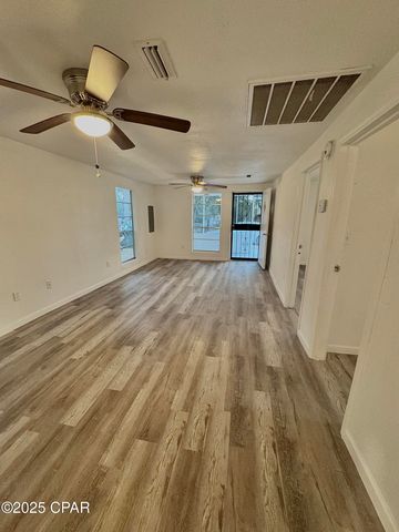 1012 Washington Avenue, Graceville, FL 32440