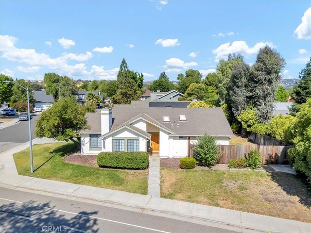 915 Moran Court, Paso Robles, CA 93446