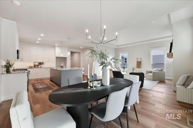 461 Hidden Mill Ct, Middleton, ID 83644