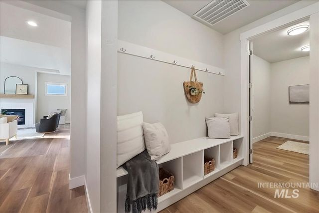 461 Hidden Mill Ct, Middleton, ID 83644