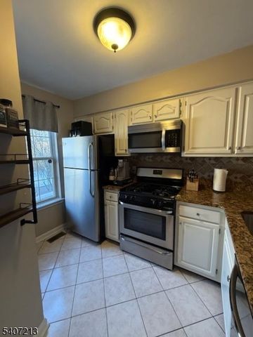 17 Rushmore Ln, Allamuchy Twp., NJ 07840