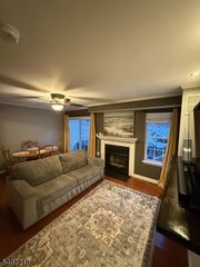 17 Rushmore Ln, Allamuchy Twp., NJ 07840