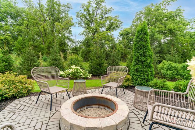 124 Lilly Court, Indian Creek, IL 60061