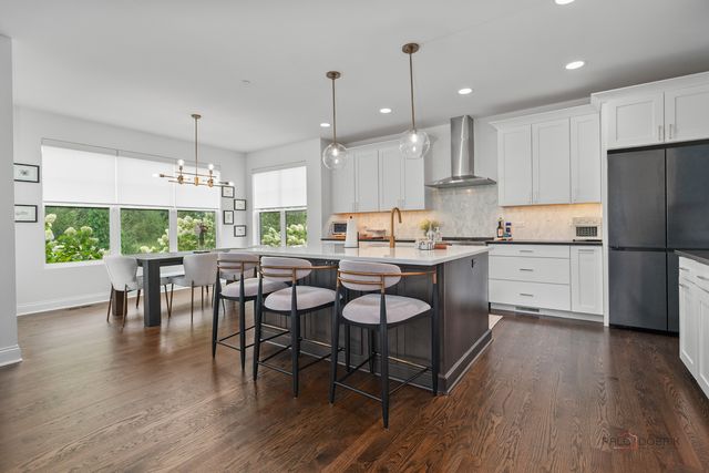 124 Lilly Court, Indian Creek, IL 60061