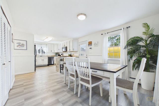 968 Osgood St, New Bedford, MA 02745