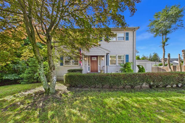 968 Osgood St, New Bedford, MA 02745