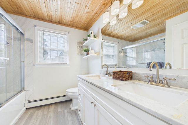968 Osgood St, New Bedford, MA 02745