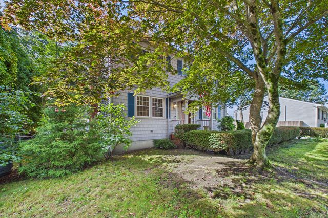 968 Osgood St, New Bedford, MA 02745