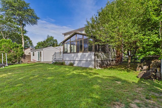 968 Osgood St, New Bedford, MA 02745