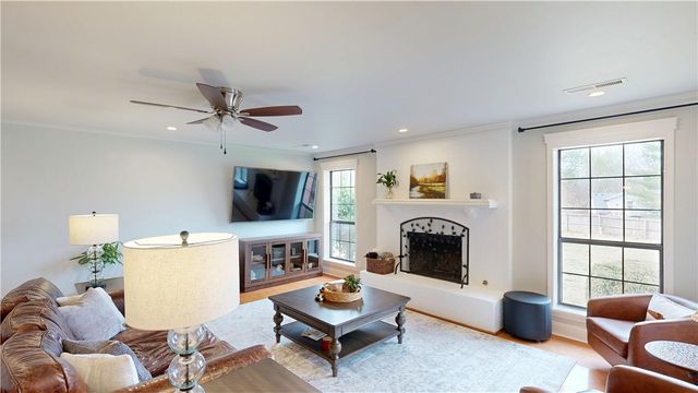 1132 N Huntington Drive, Fayetteville, AR 72701