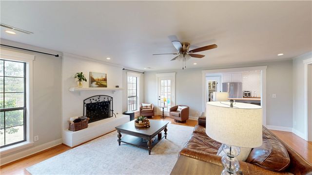 1132 N Huntington Drive, Fayetteville, AR 72701