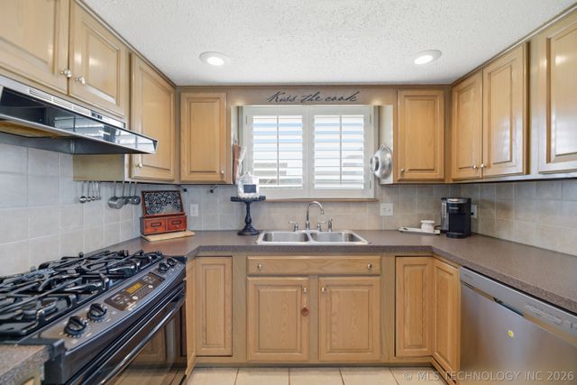 4335 Lakewood Avenue, Tulsa, OK 74135