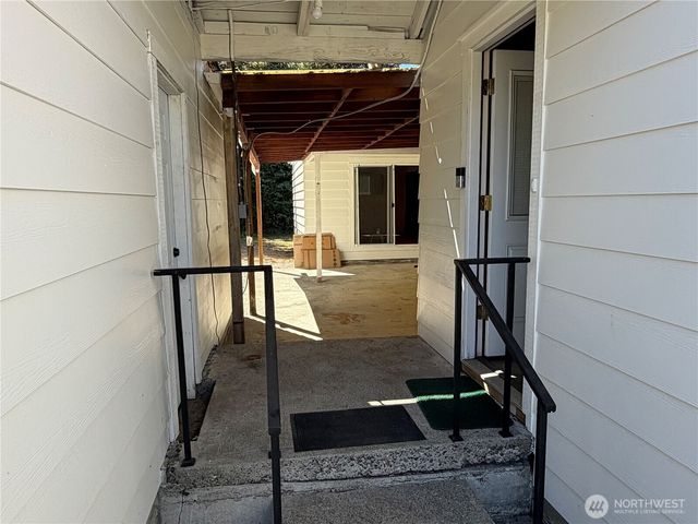 3845 Boston Harbor Road NE, Olympia, WA 98506