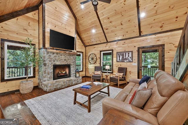 467 Logan Drive, Mineral Bluff, GA 30559