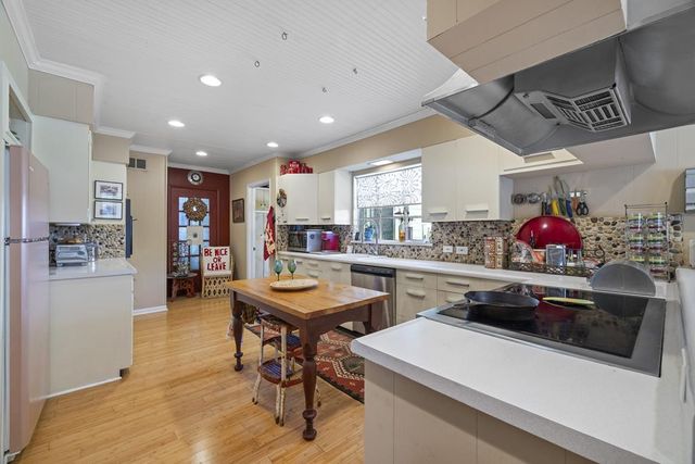 825 Myrta St, Kerrville, TX 78028