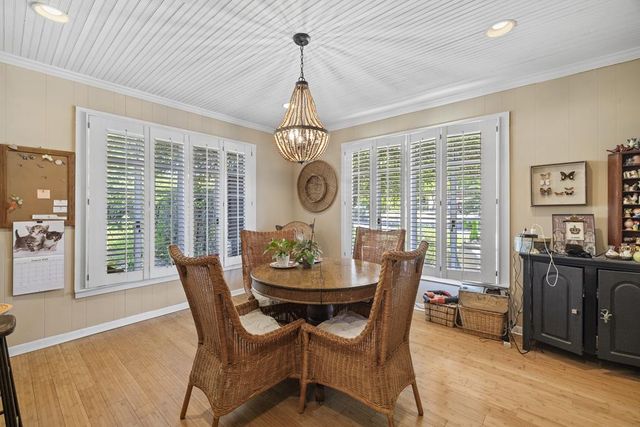 825 Myrta St, Kerrville, TX 78028