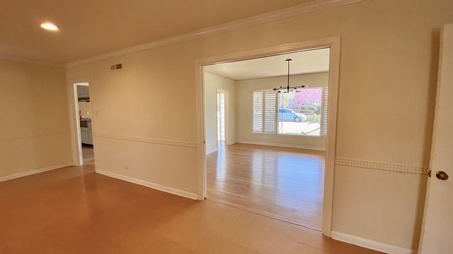 825 Myrta St, Kerrville, TX 78028