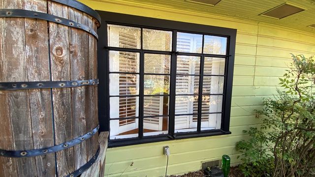 825 Myrta St, Kerrville, TX 78028