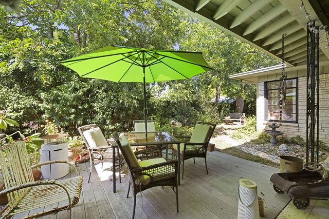 825 Myrta St, Kerrville, TX 78028