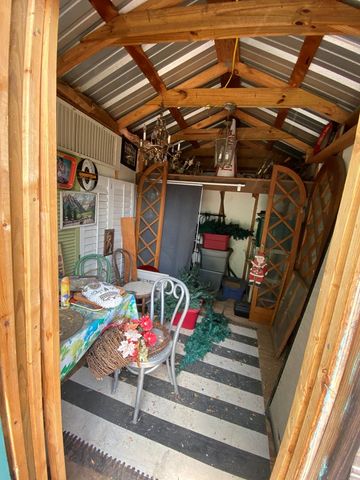 825 Myrta St, Kerrville, TX 78028