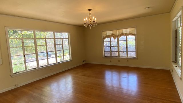 825 Myrta St, Kerrville, TX 78028