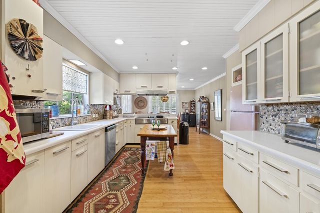 825 Myrta St, Kerrville, TX 78028