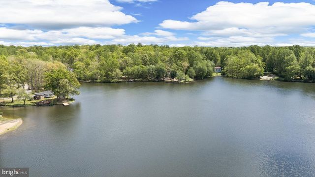 1070 LAKEVIEW DR, Stafford, VA 22556