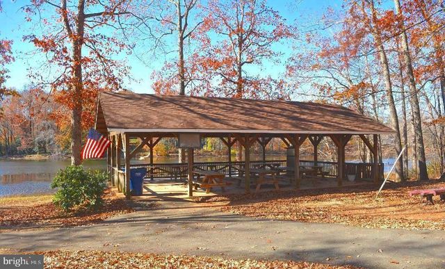1070 LAKEVIEW DR, Stafford, VA 22556