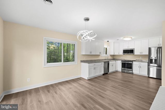 1070 LAKEVIEW DR, Stafford, VA 22556
