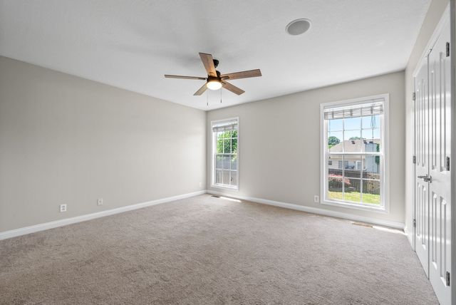 680 Foxfield Dr, Clarksville, TN 37042