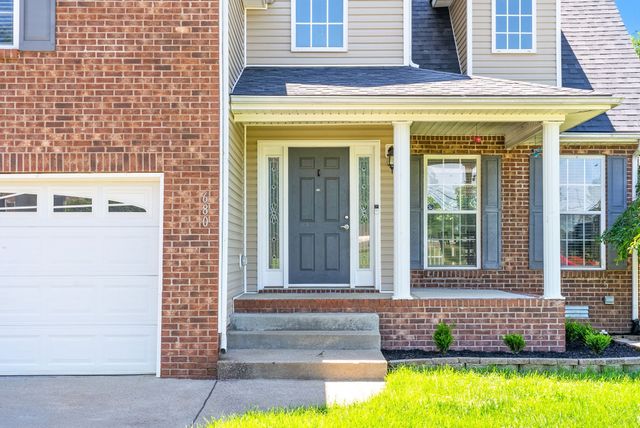 680 Foxfield Dr, Clarksville, TN 37042