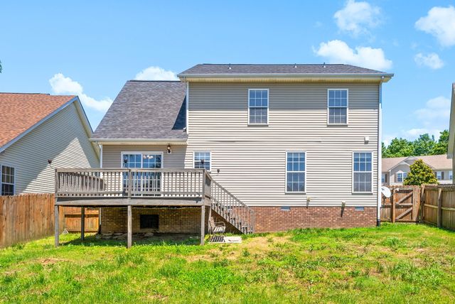 680 Foxfield Dr, Clarksville, TN 37042