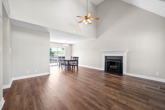 680 Foxfield Dr, Clarksville, TN 37042