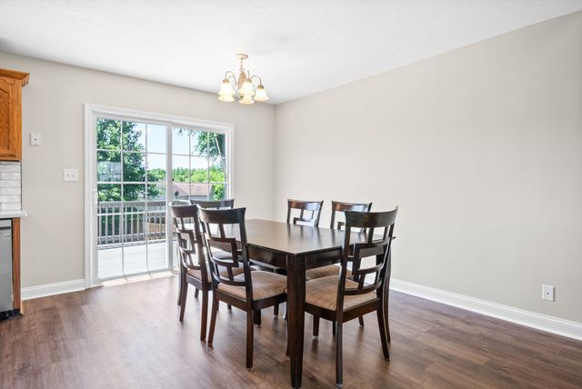 680 Foxfield Dr, Clarksville, TN 37042