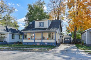1085 E Larch Avenue, Muskegon City, MI 49442