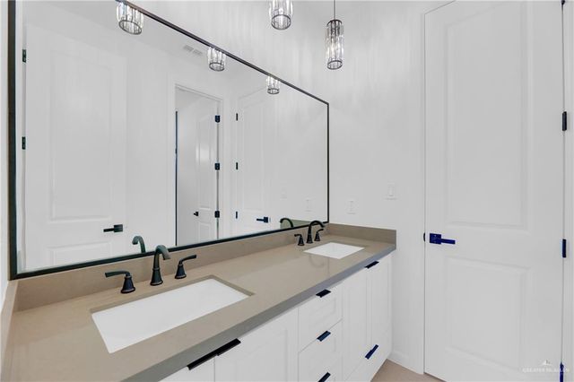 9812 N 25th Street, Mcallen, TX 78504