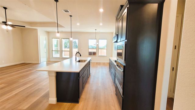 1924 Barrix Lane, Desoto, TX 75115