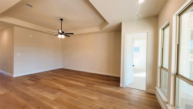 1924 Barrix Lane, Desoto, TX 75115