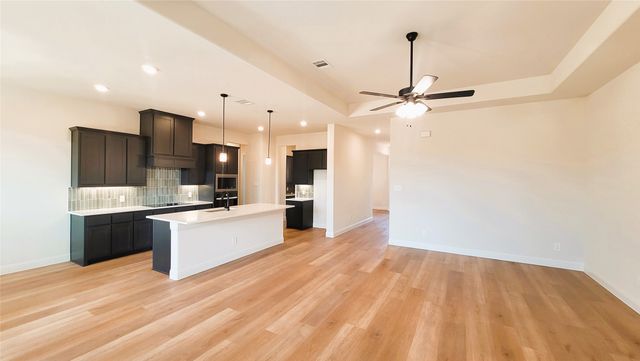 1924 Barrix Lane, Desoto, TX 75115