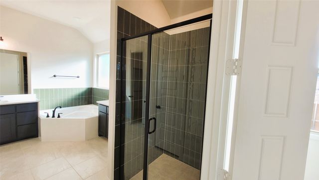 1924 Barrix Lane, Desoto, TX 75115