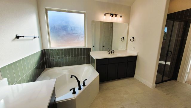 1924 Barrix Lane, Desoto, TX 75115