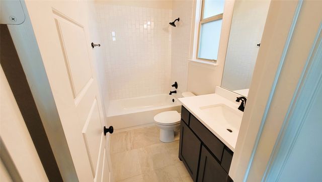 1924 Barrix Lane, Desoto, TX 75115