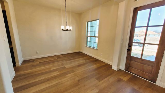 1924 Barrix Lane, Desoto, TX 75115