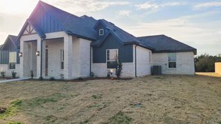 1924 Barrix Lane, Desoto, TX 75115