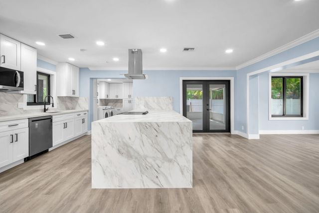 850 SW 1st Terrace, Pompano Beach, FL 33060