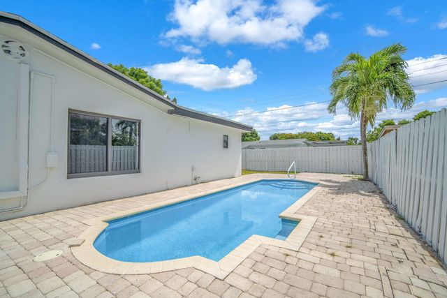 850 SW 1st Terrace, Pompano Beach, FL 33060