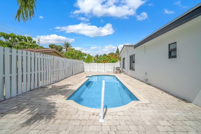 850 SW 1st Terrace, Pompano Beach, FL 33060
